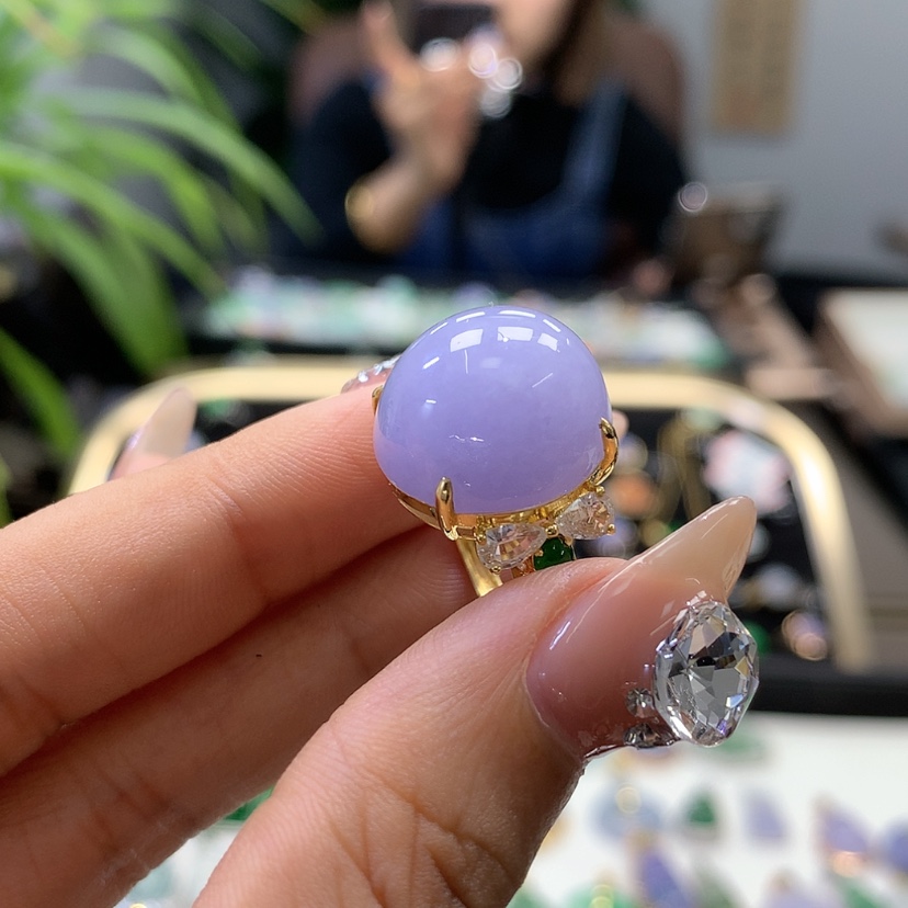 【闪购商品】翡翠颈饰18K金镶嵌L***?