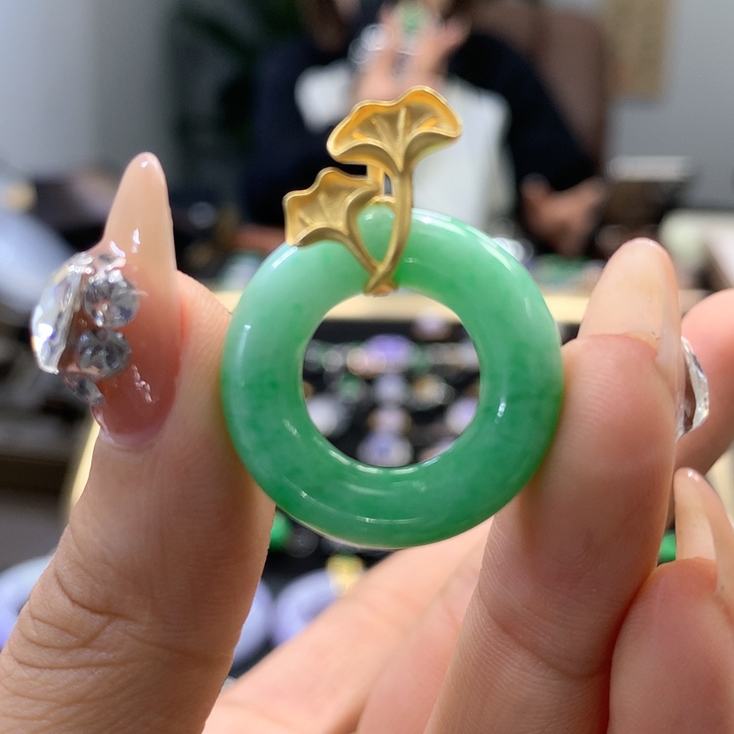 【闪购商品】翡翠颈饰18K金镶嵌才**头