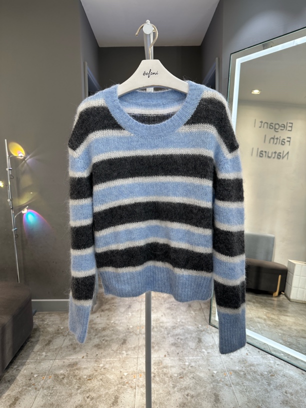 专柜2024冬款天空蓝针织衫1FA632231