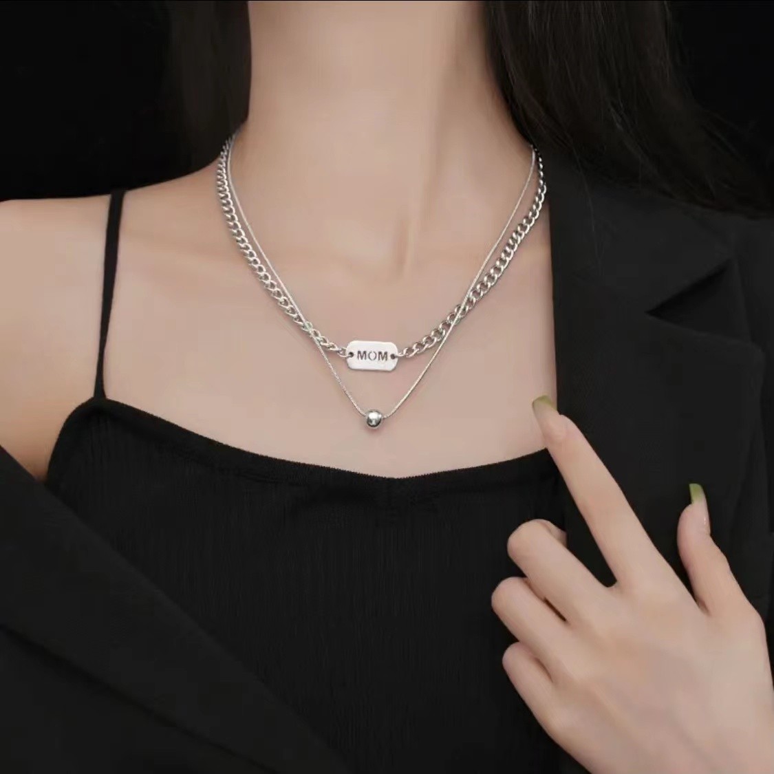 冷淡风双层叠戴字母方牌圆珠项链时尚小众素款锁骨链女