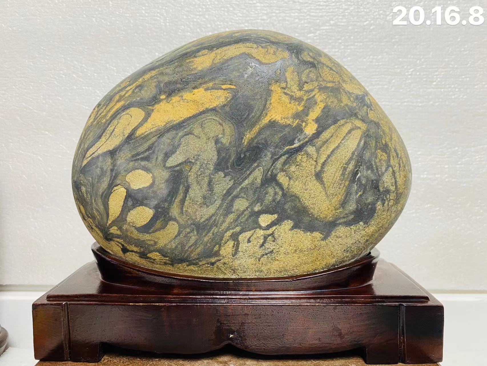 带底座黄金墨画石