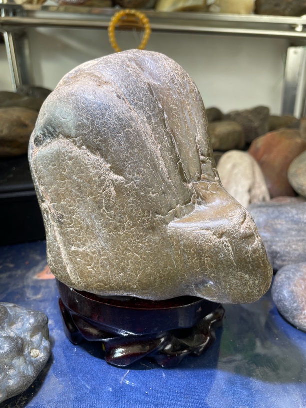 五大连池好看原石摆件1225克