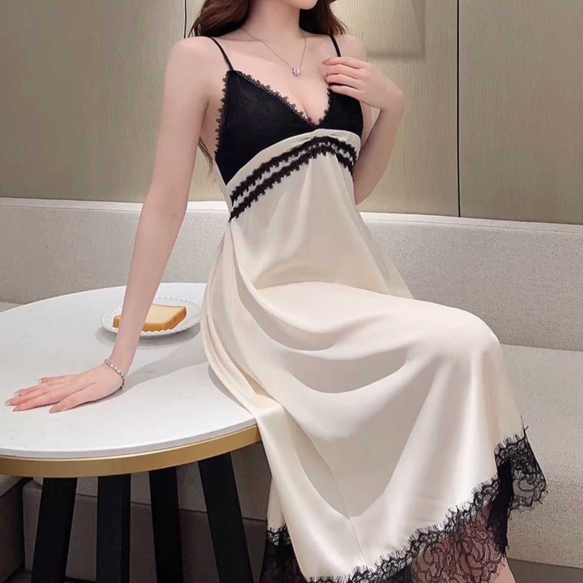 睡裙女士爆款夏季蕾丝时尚薄款纯欲风性感法式镂空显瘦连衣裙大码