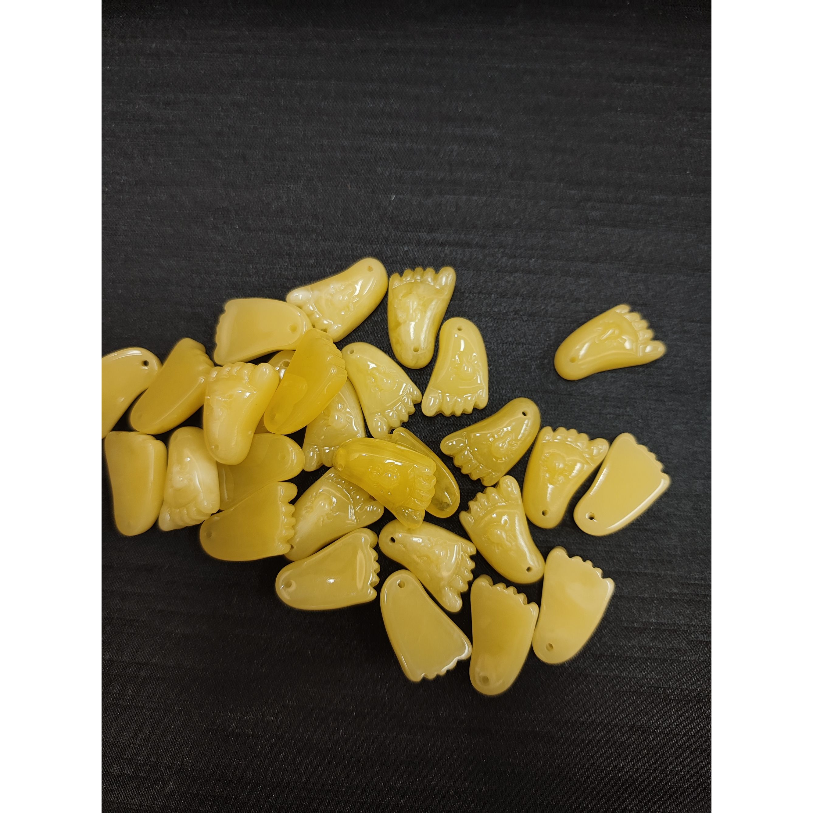 蜜蜡小脚丫吊坠(多样性单个发货）