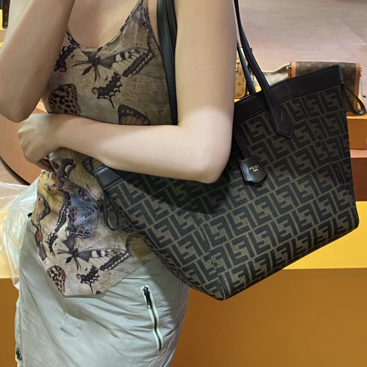 99新 FENDI/芬迪 芬迪现代款大号折纸包/送中检jm