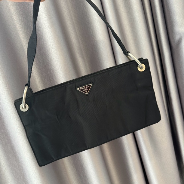 95新 Prada/普拉达 普拉达/降落伞腋下包/jm323