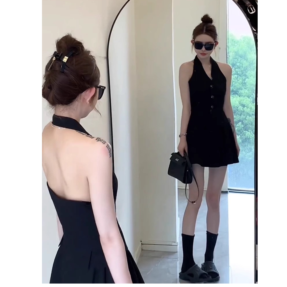 109-199（孤品捡漏需要那件告诉主播）显瘦露背黑色小个子连衣裙