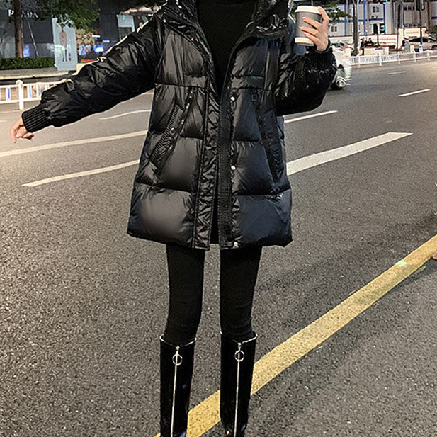 鸭鸭冬季大码羽绒衣女200斤显瘦亮面面包服胖mm韩版宽