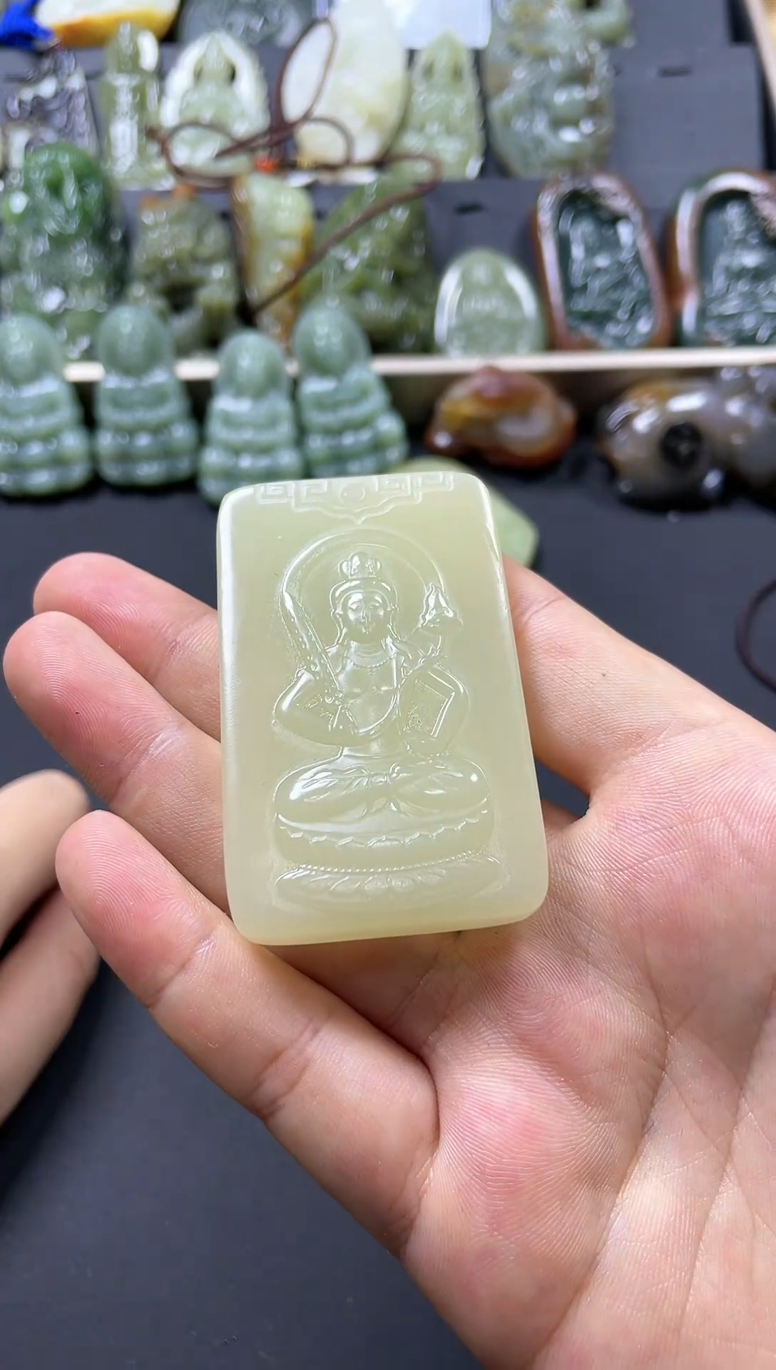 【闪购商品】石英质玉颈饰未镶嵌牛