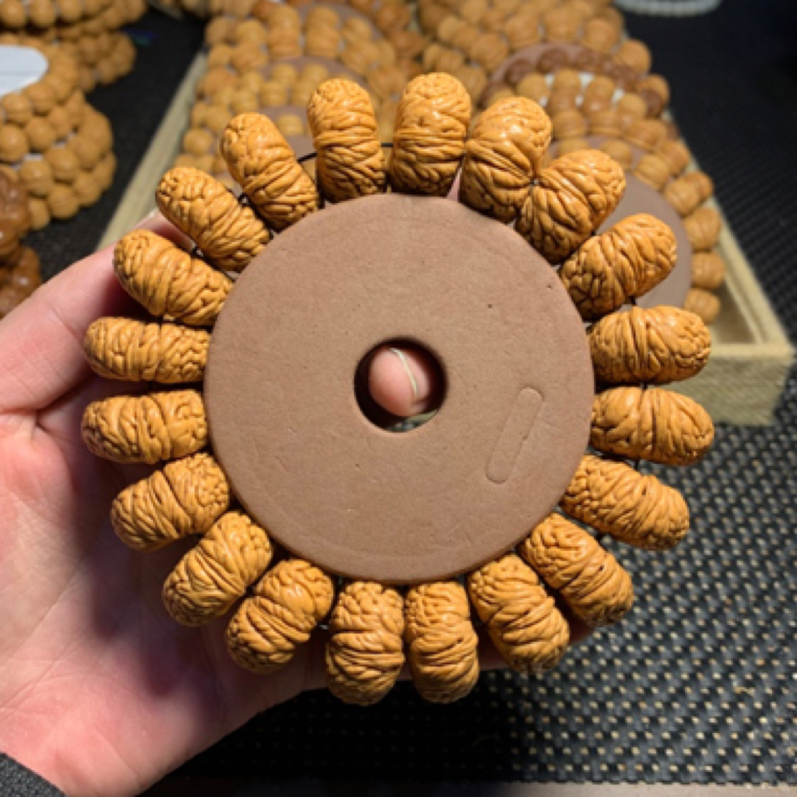 24mm大尺寸红皮龙鳞纹夹板精品文玩桃核手串