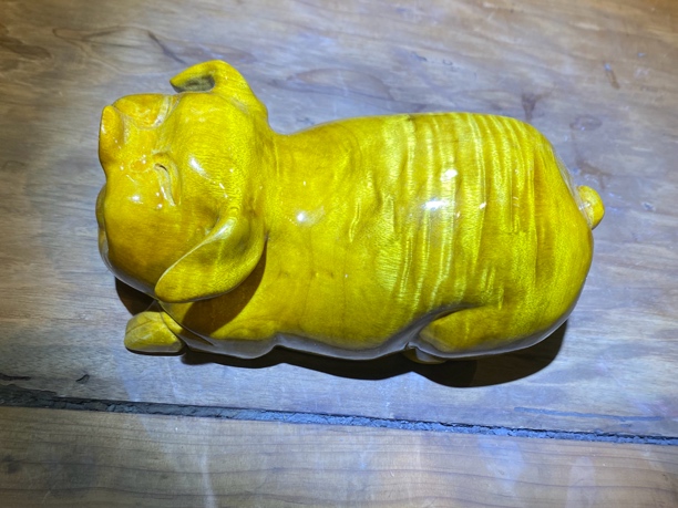 小叶桢楠金丝楠木发财猪，水波纹，楠香怡人，雕工精细。招财进宝。