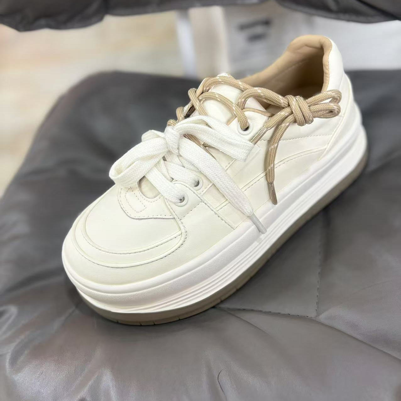 A【600-699】女鞋老爹休闲厚底透气白色百搭潮鞋新款断码高端女鞋