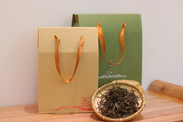 勐海乃丫朗茶坊 犀牛塘 散茶 茶礼