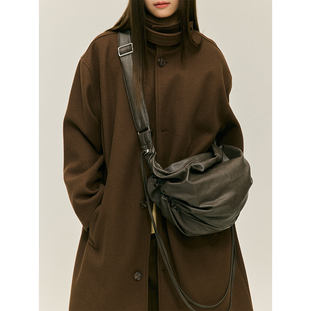 LR MADE 24AW 抽绳抽褶形态 多背法 PU皮通勤托特斜挎单肩饺子包