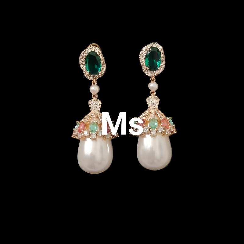 铜合金合成锆石耳饰 气质白色轻奢时尚百搭小众珍珠设计师清新