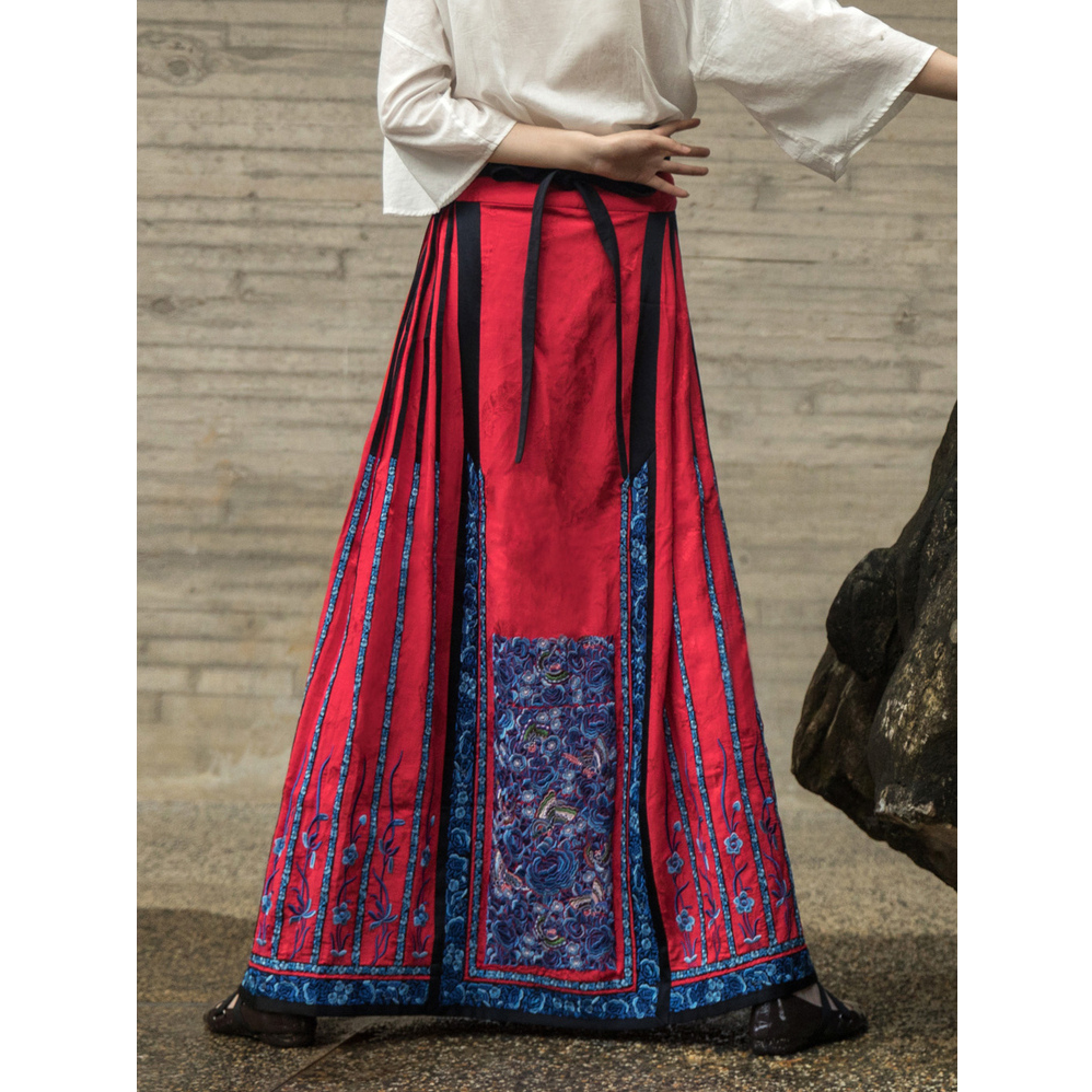 【圣诞红】林栖马面裙生活在左时装周绣花新中式国风复古气质半裙女