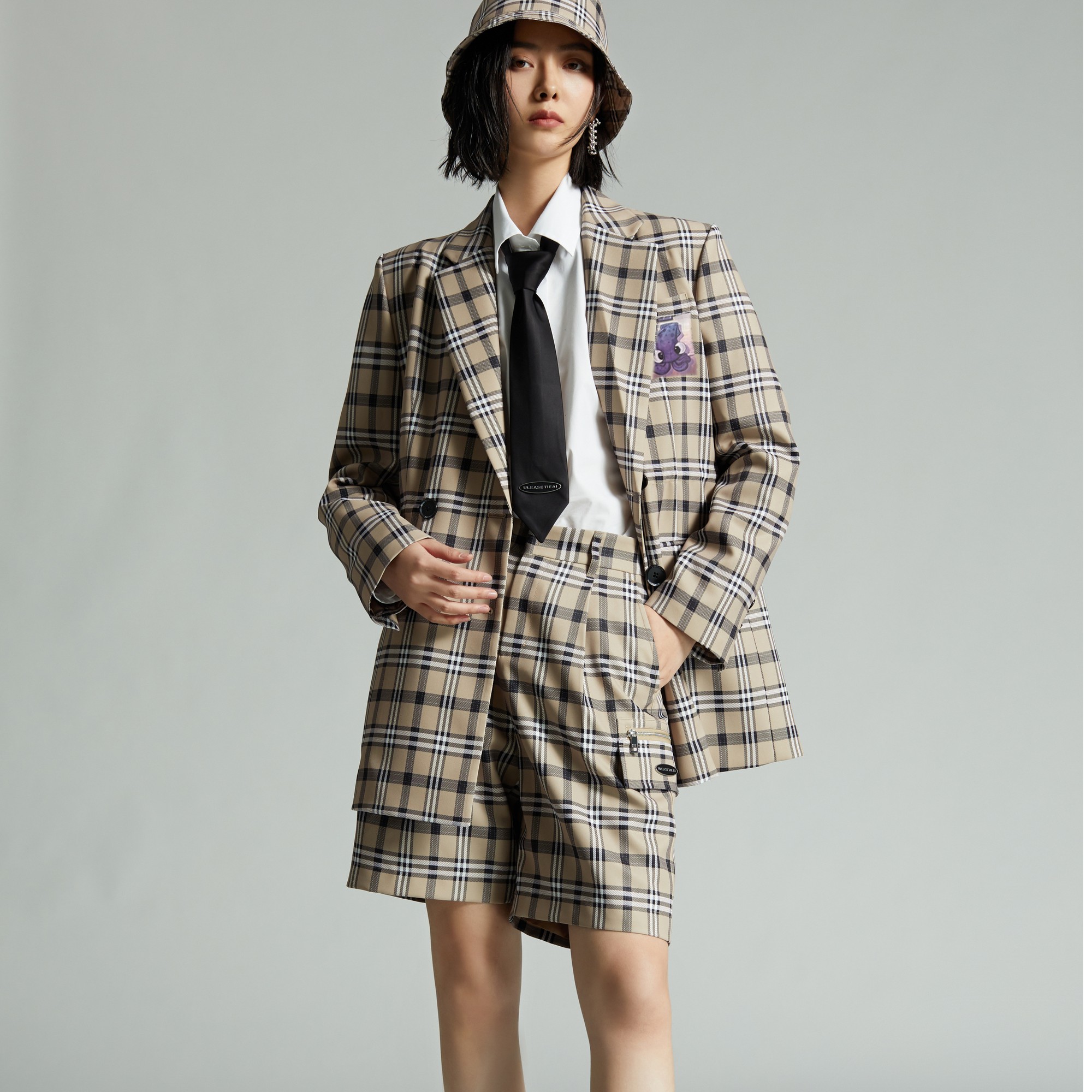 U/TI 春夏专柜款卡其色格子复古西装外套