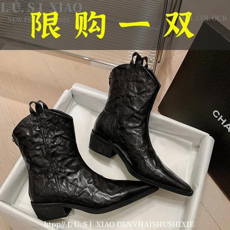 红蜻蜓牌2023年新款复古黑色暗纹雕花西部牛仔靴英伦尖头粗跟短