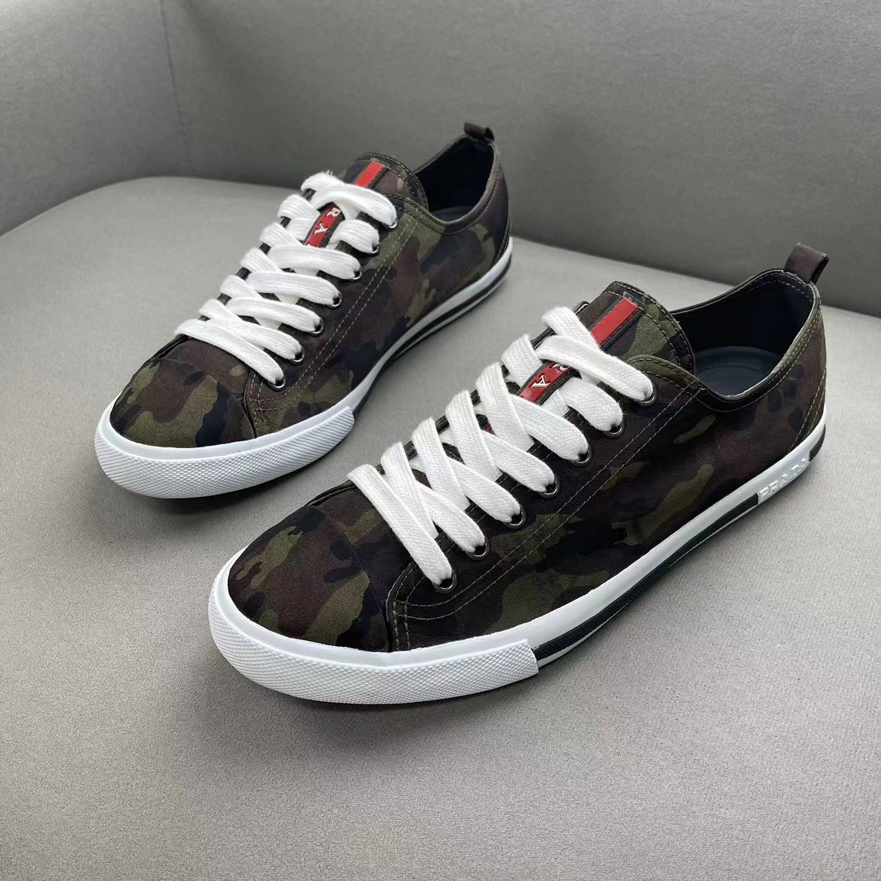 99新 Prada/普拉达 迷彩帆布户外时尚休闲百搭低帮板鞋 41码