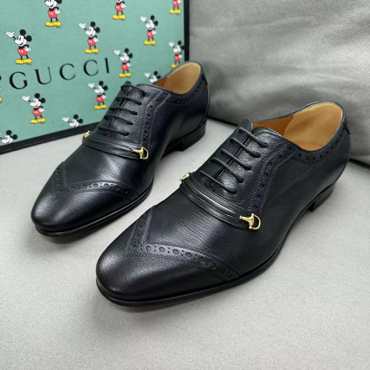 GUCCI/古驰黑色镂空雕花时尚英伦风正装皮鞋 39.5码/全新百搭