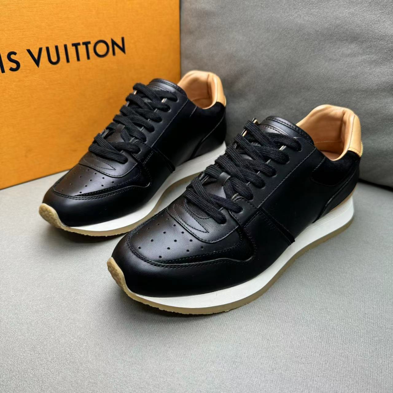 LouisVuitton/路易威登黑棕时尚百搭休闲运动鞋39码/98新