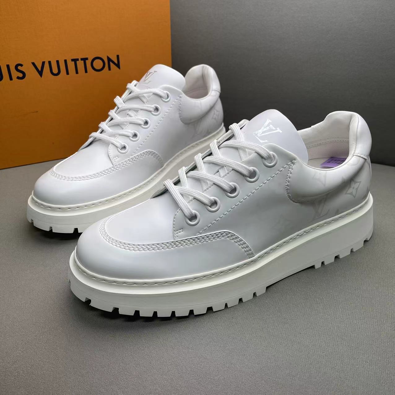 LouisVuitton/路易威登白色老花满印时尚厚底松糕鞋 42码/全新