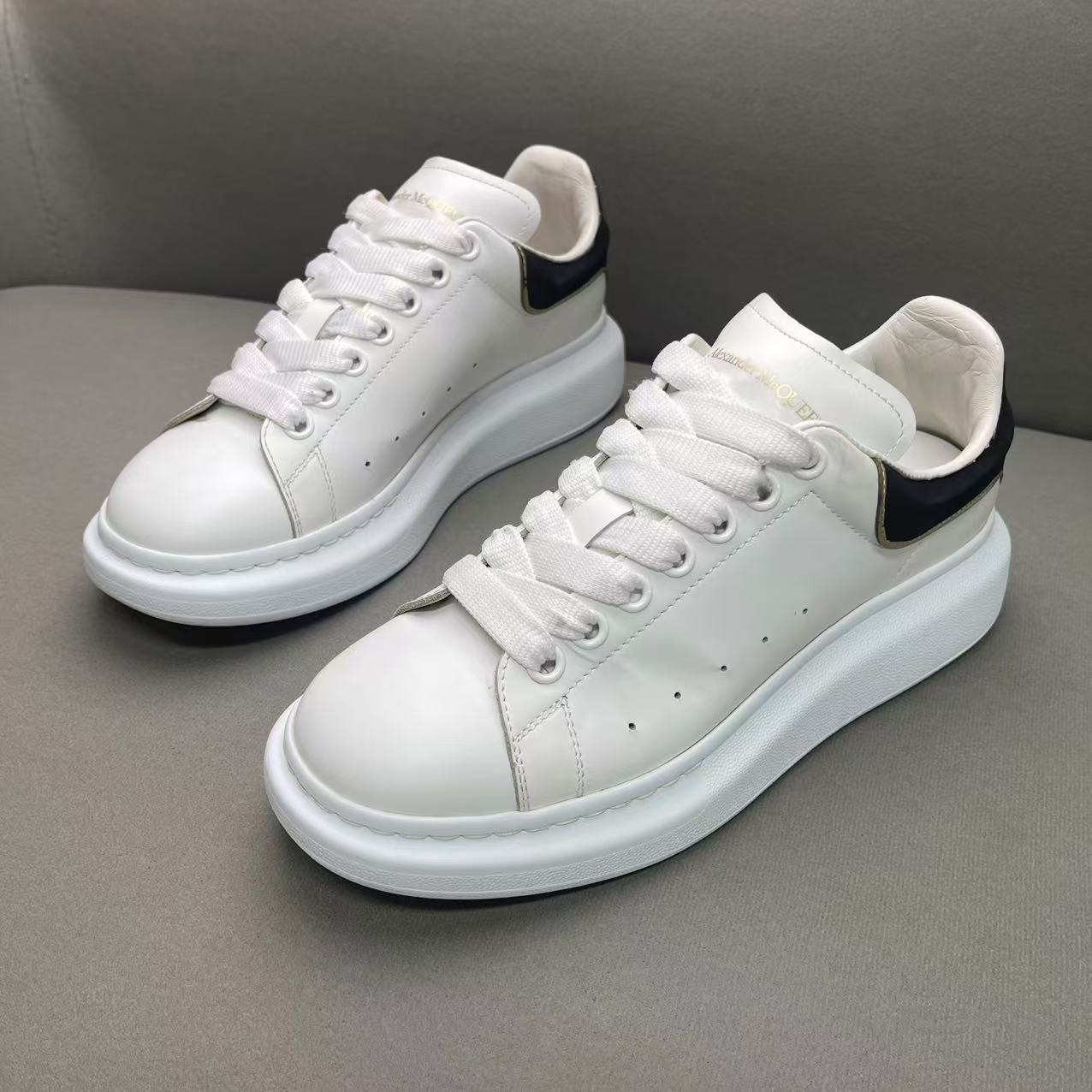 95新 Alexander McQueen/亚历山大·麦昆 白色面松糕鞋40码/小瑕疵