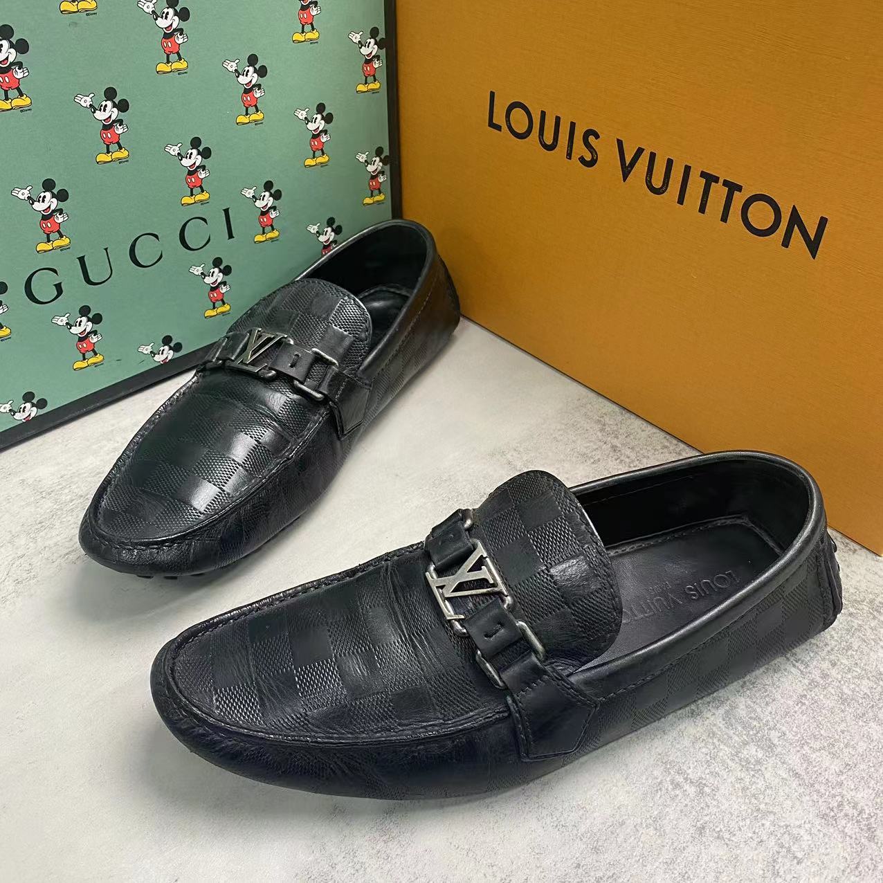 LouisVuitton/路易威登黑色棋盘格银扣豆豆鞋/欧码41/95新福利款