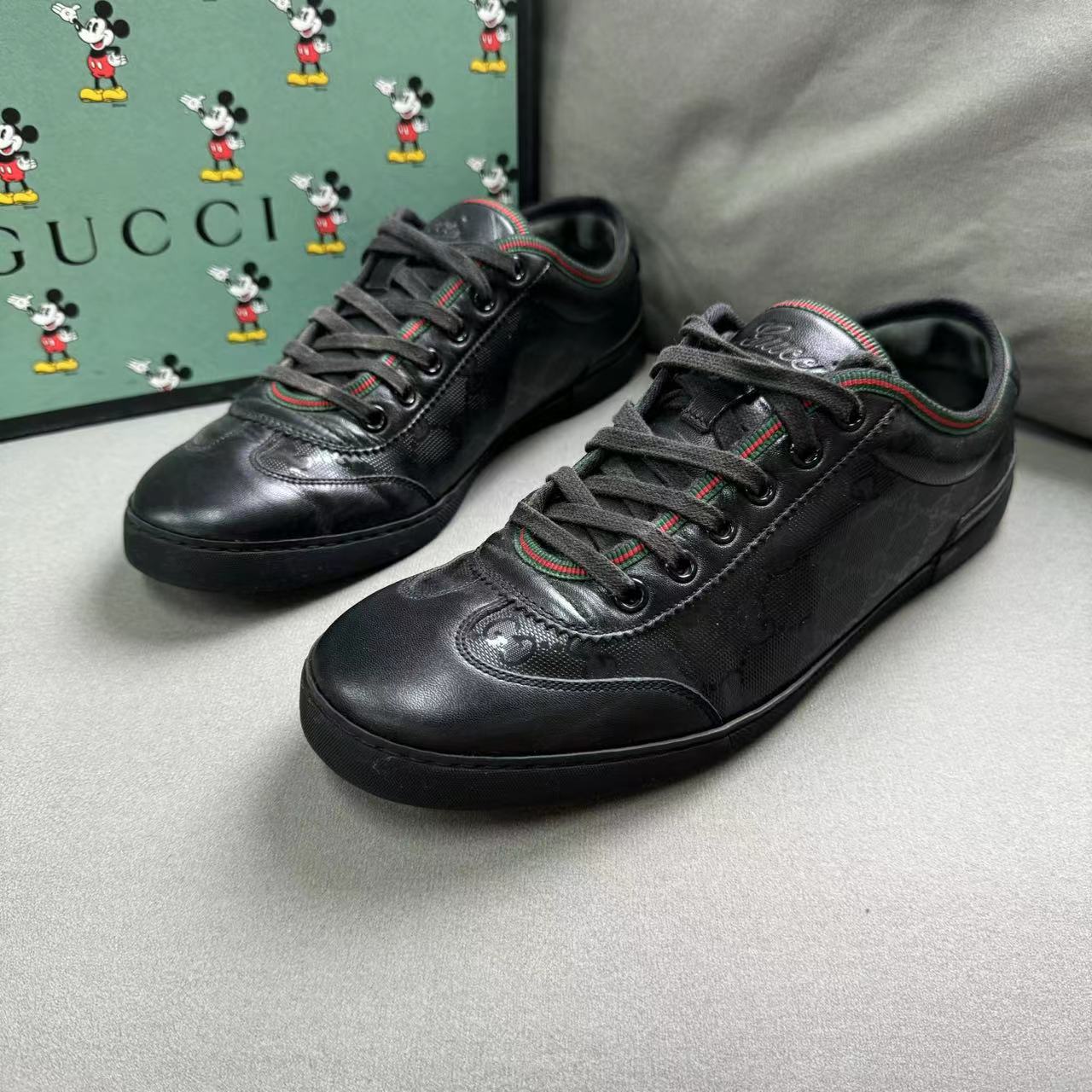 95新 GUCCI/古驰 黑色亮面时尚百搭潮流低帮德训板鞋 40码/42码