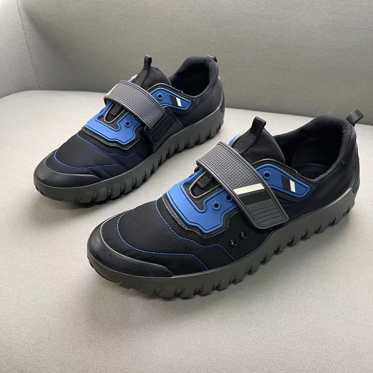 95新 Prada/普拉达 黑蓝尼龙魔术贴舒适时尚百搭户外运动鞋 41码