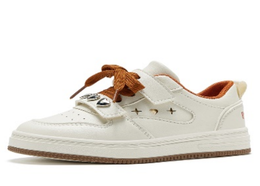 百丽   米色   四季休闲儿童运动鞋 货号BL3105 （库位YL34）