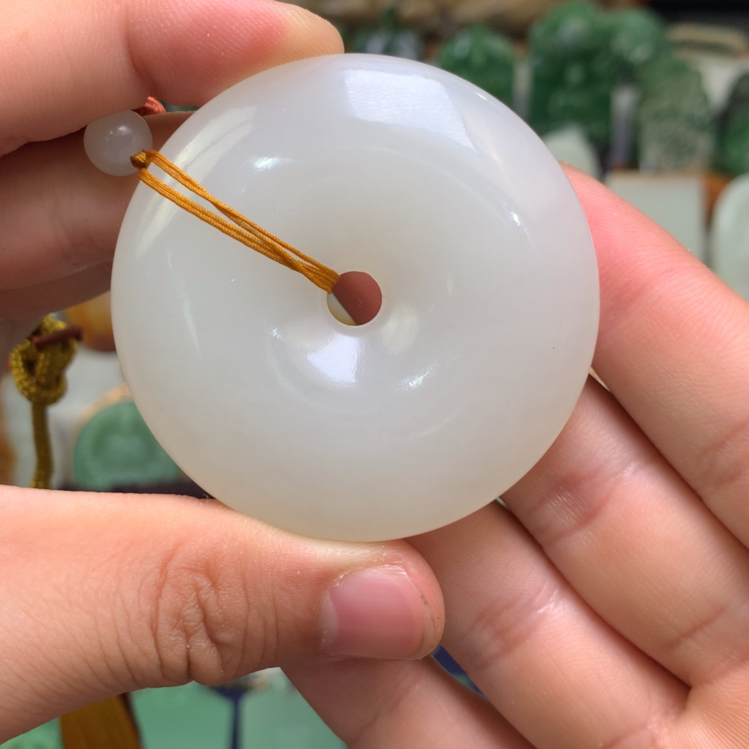 和田玉吊坠未镶嵌