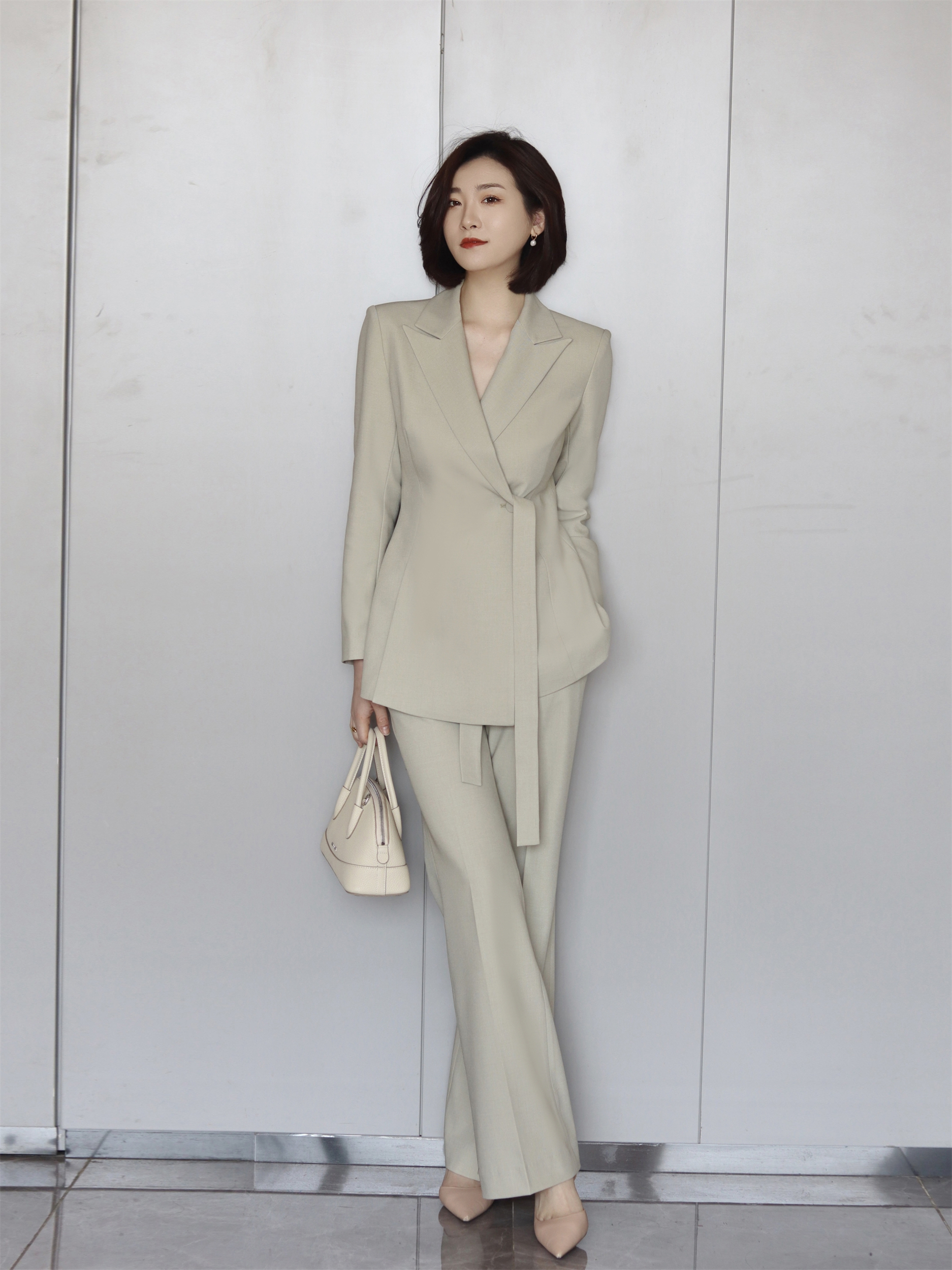 春秋修身型时尚高级感纯色西装套装气质OL职业通勤阔腿裤两件套