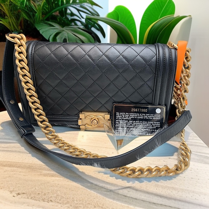 95新 Chanel/香奈儿 黑金 Leboy中号  牛皮光面 菱形纹 004445