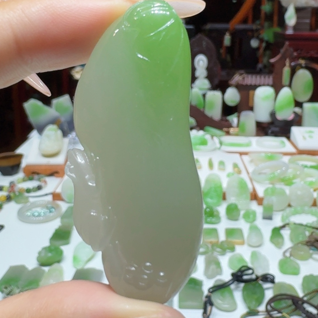 和田玉翠青呱呱来财未镶嵌