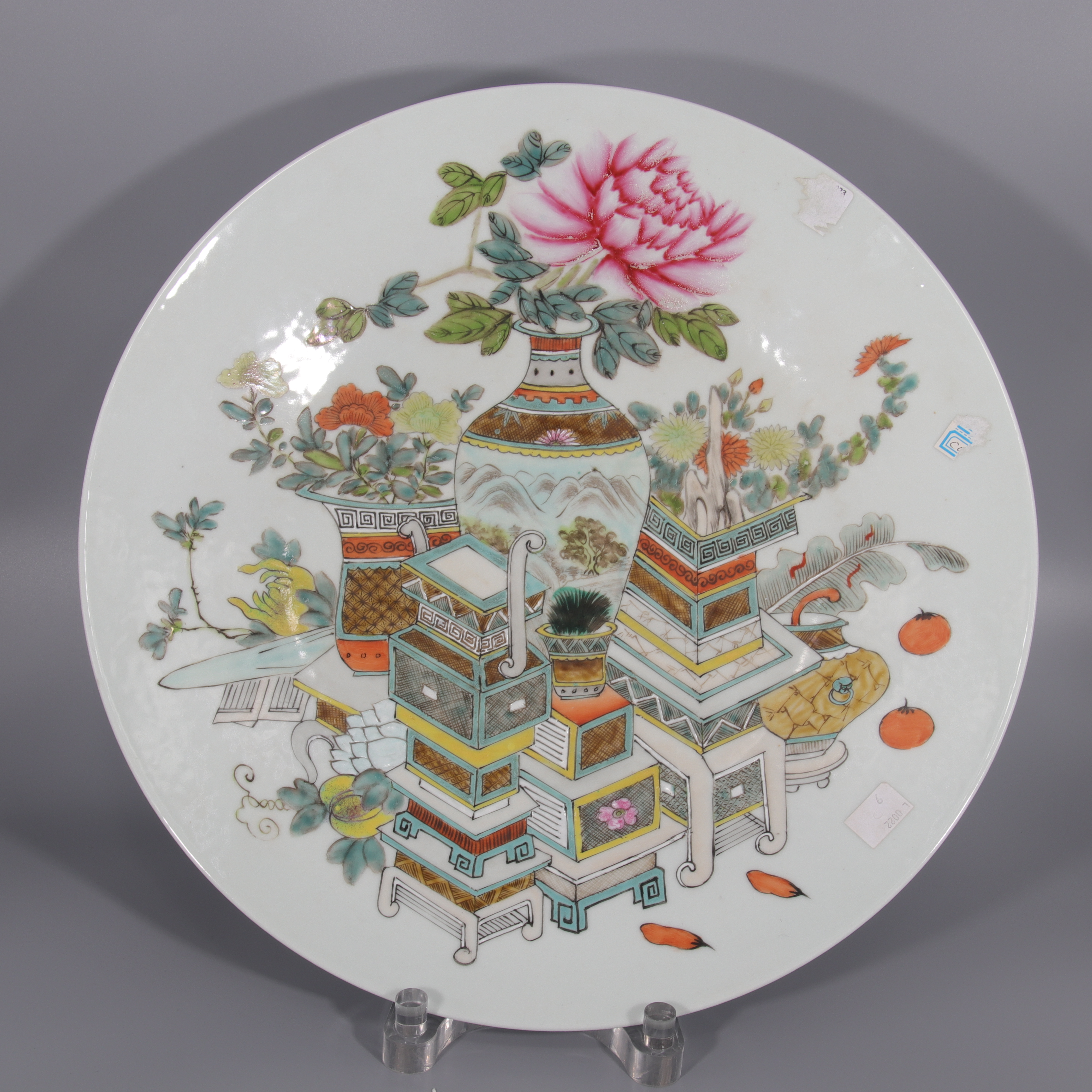 浅绛彩花卉博古纹盘    H411-207