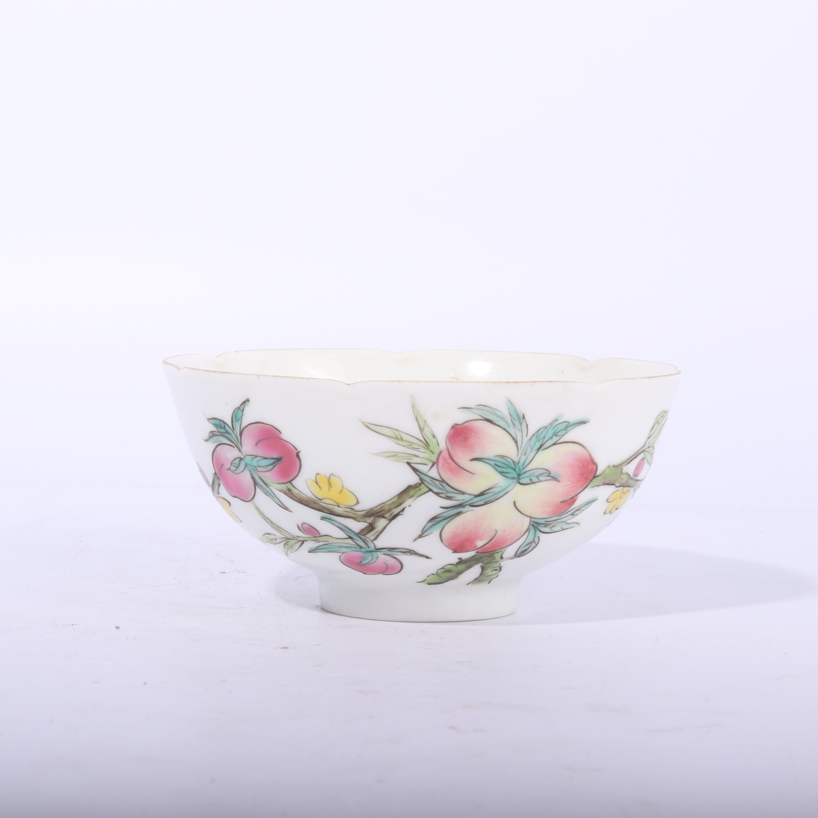 粉彩寿桃纹花口w一对  瓷器311-519