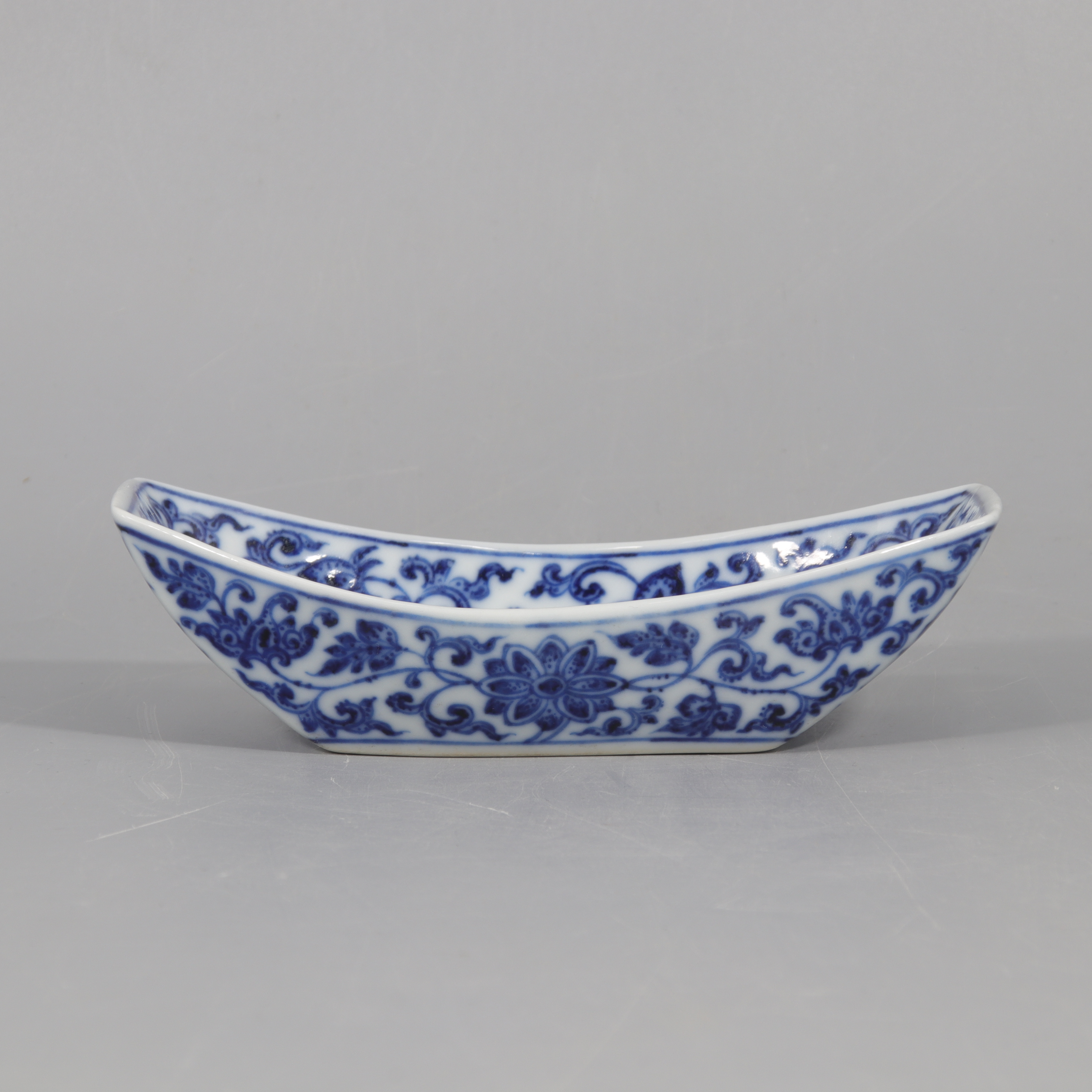 青花缠枝莲纹茶船  H407-210