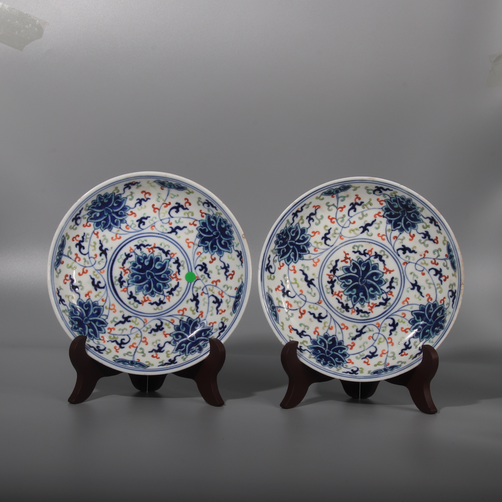 青花斗彩缠枝连纹盘12-309