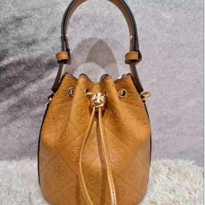 Tory Burch汤丽柏琦 预售T MONOGRAM棕色迷你水桶包158530-200