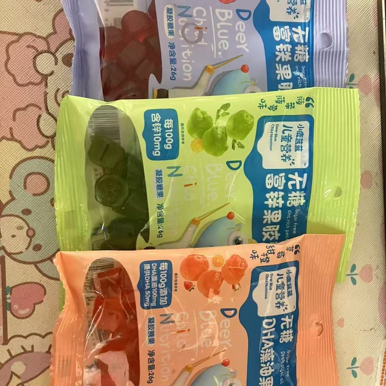 小鹿蓝蓝无糖富锌DHA藻油草莓甜橙味黑加仑味菠菜菠萝味宝宝零食