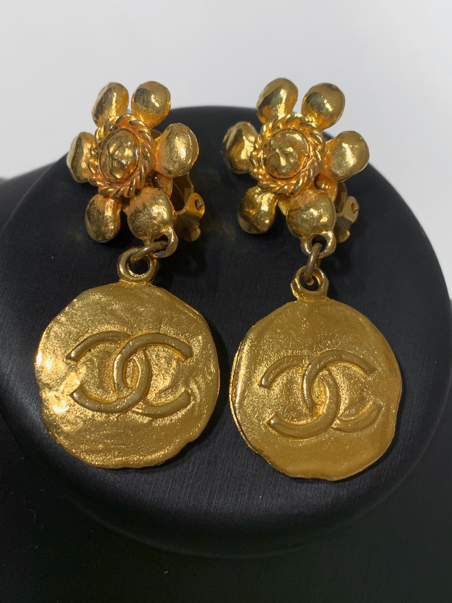 95新 Chanel/香奈儿 HIHI/CHANEL 金币双C吊坠太阳花耳夹/9365674