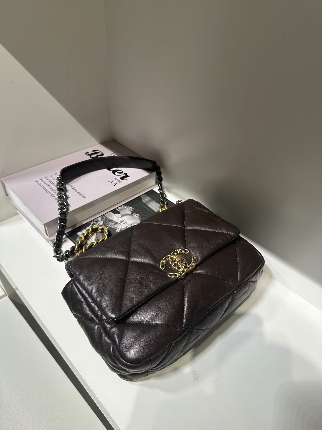 99新 Chanel/香奈儿 HIHI/巧克力色小号19bag 芯片款/10510897