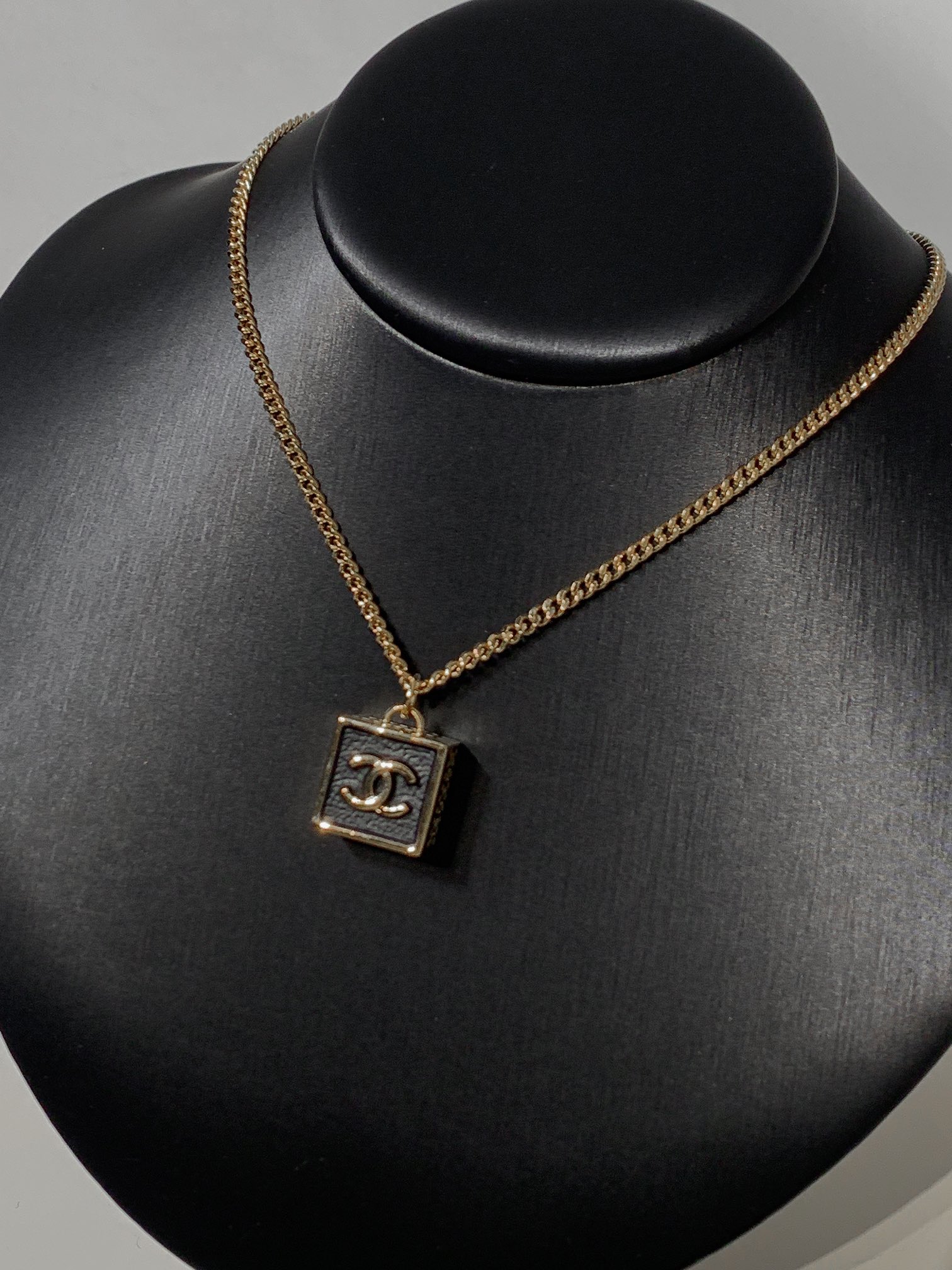99新 Chanel/香奈儿 HIhi/23S 黑金方块吊坠项链