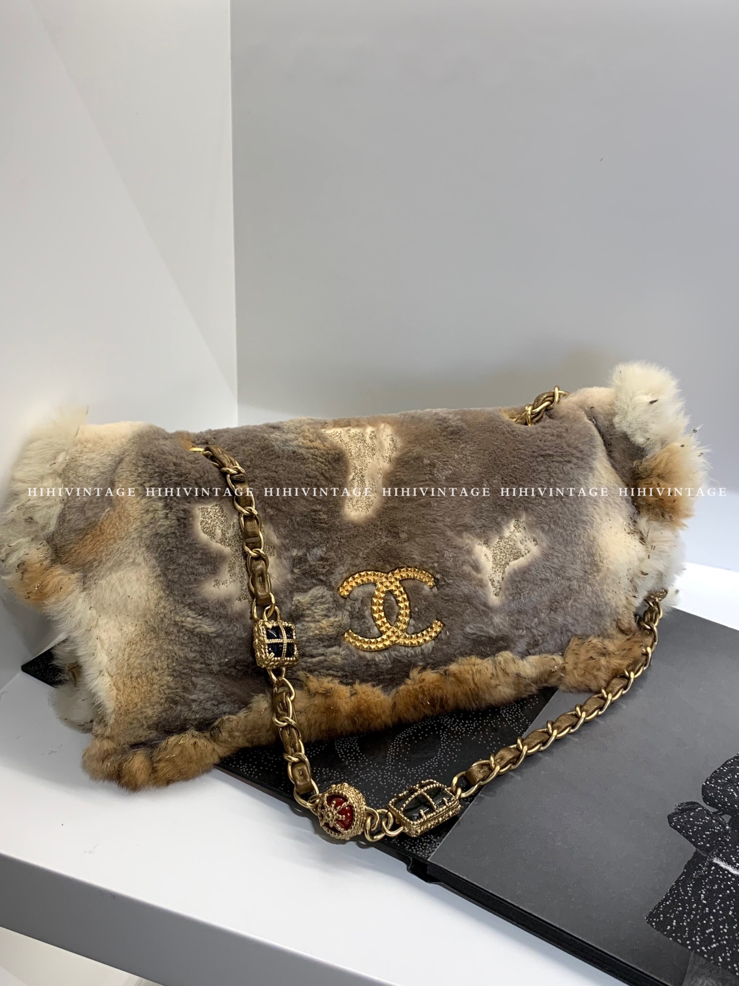 99新 Chanel/香奈儿 HIHI精/Chanel 拜占庭兔毛琉璃链条包 14开