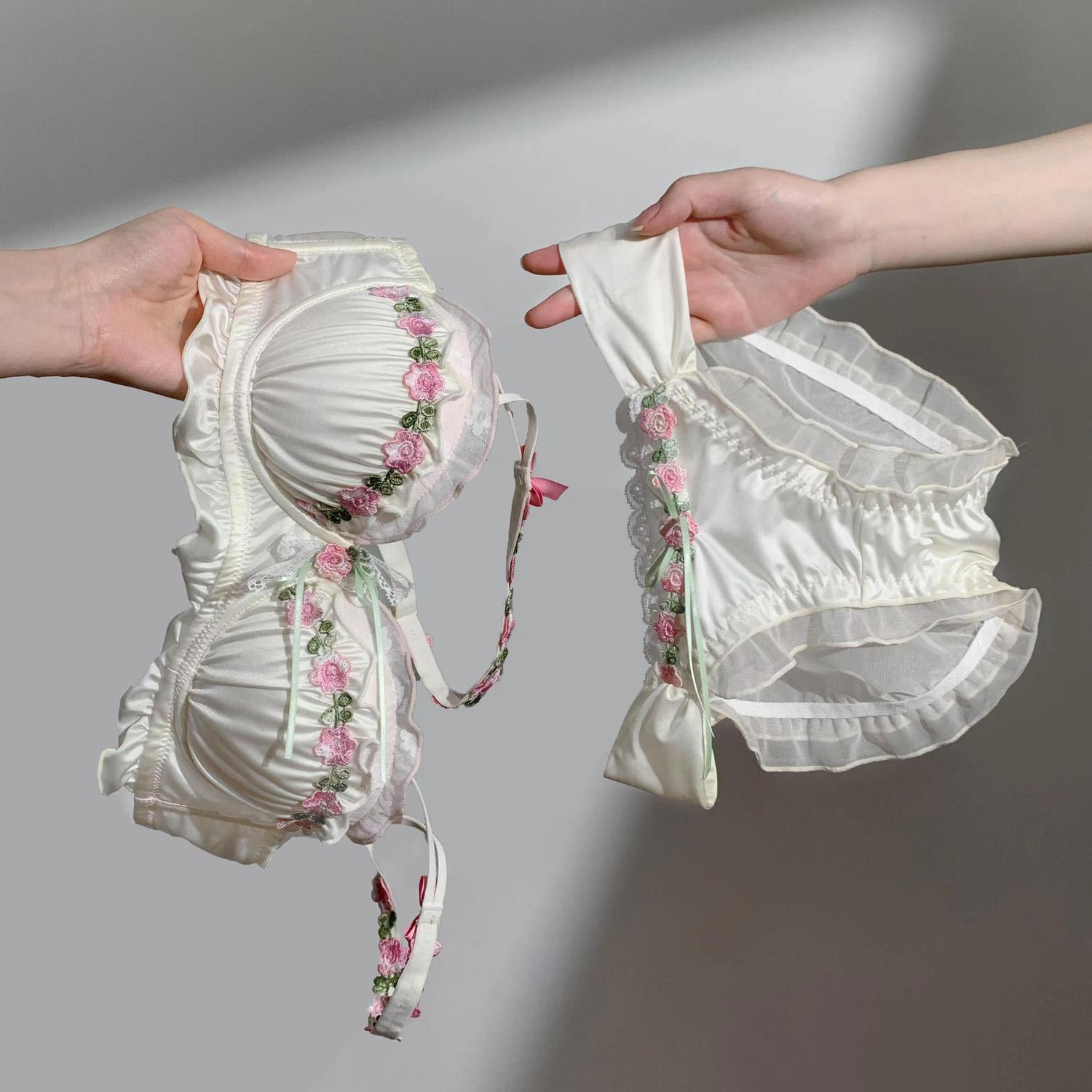 新款绸缎法式纯欲甜美蕾丝少女内衣半杯小胸聚拢性感文胸套装爆款