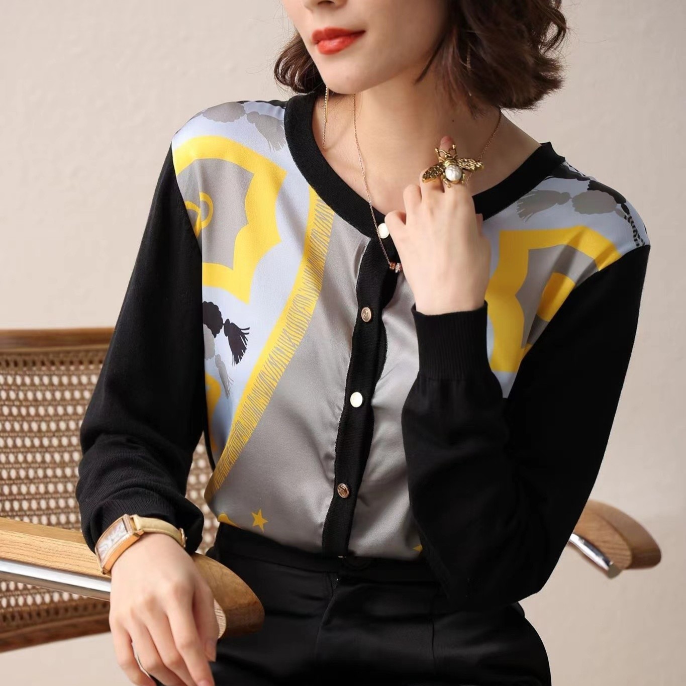 【断码】 21607-1桑蚕丝印花圆领时尚开衫