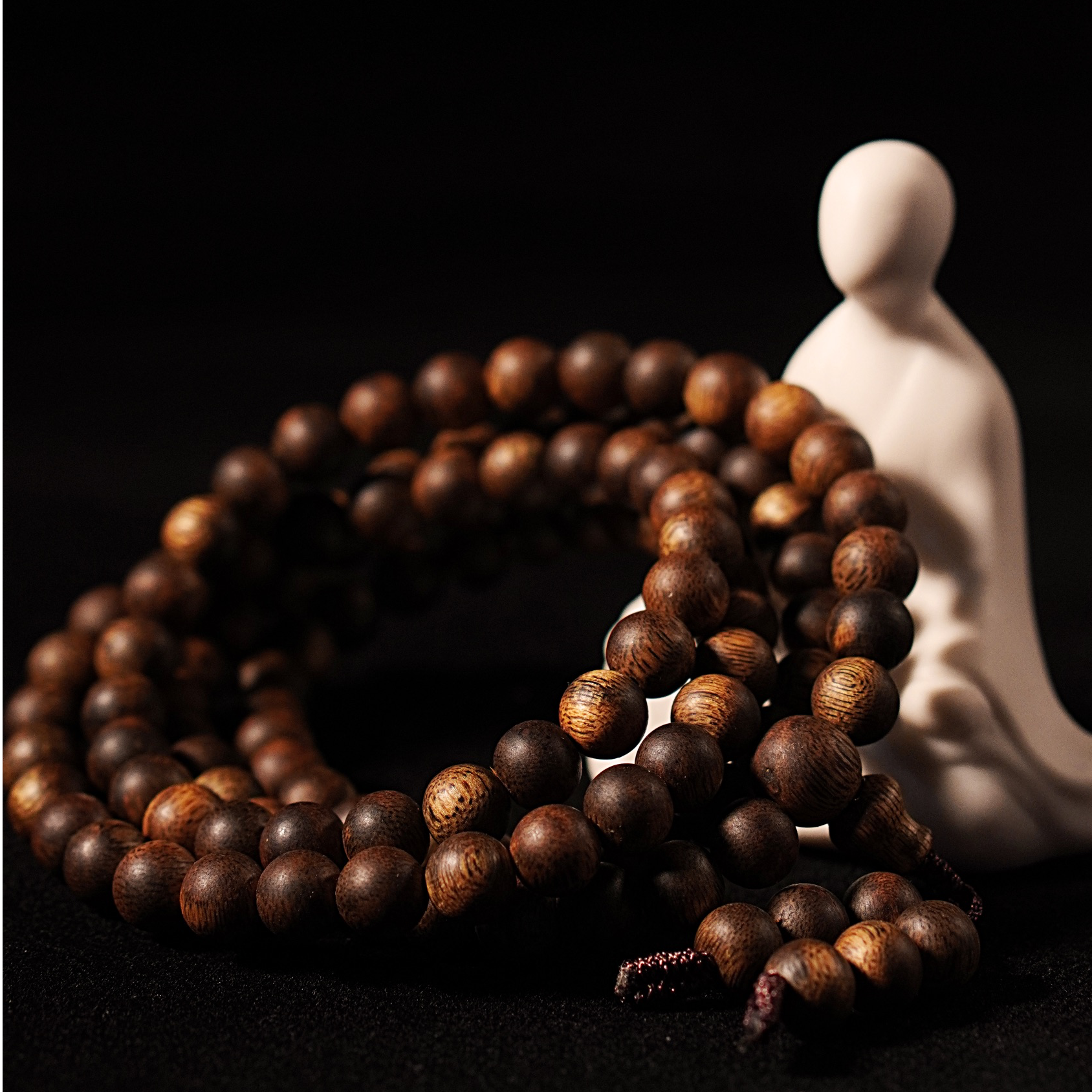 沉香「俊采星驰」收藏级圆珠8mm多圈一物一证海南沉香绿奇楠高结油