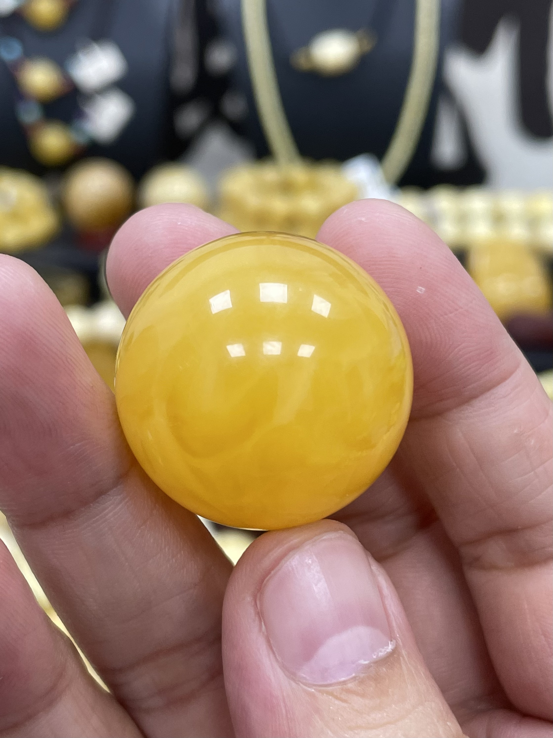 琥珀蜜蜡大尺寸满蜡满蜜焦皮橘红27.8mm锁骨