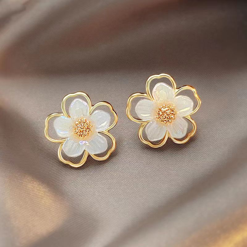 铜合金耳饰 新款潮气质甜美风简约花朵高级感百搭耳环1610